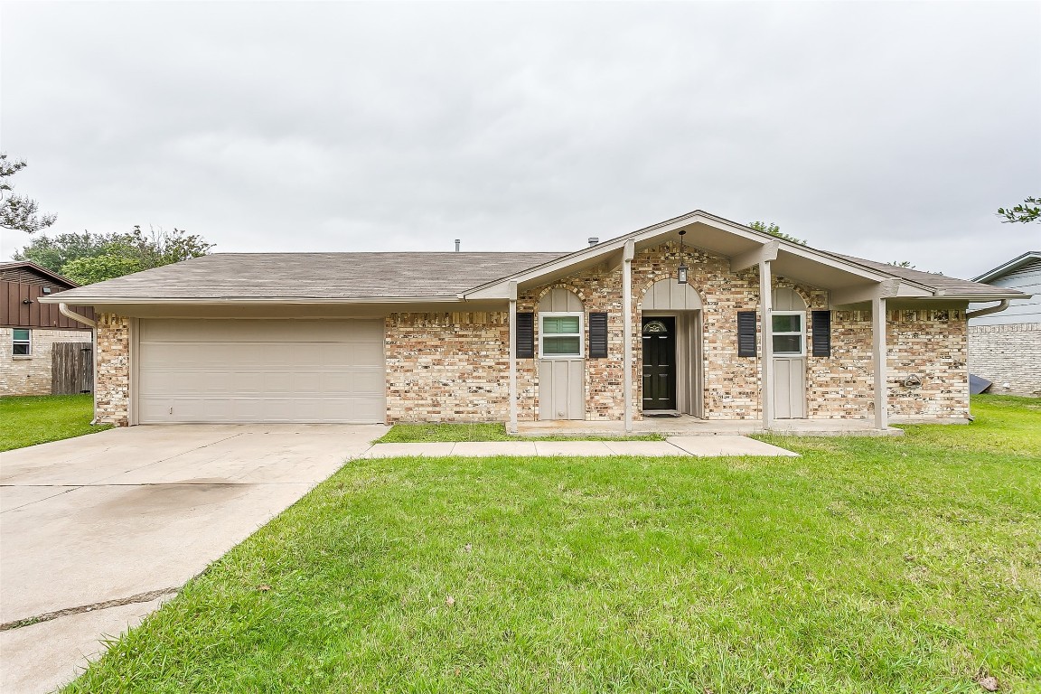 905 Keller Avenue Benbrook TX 76126