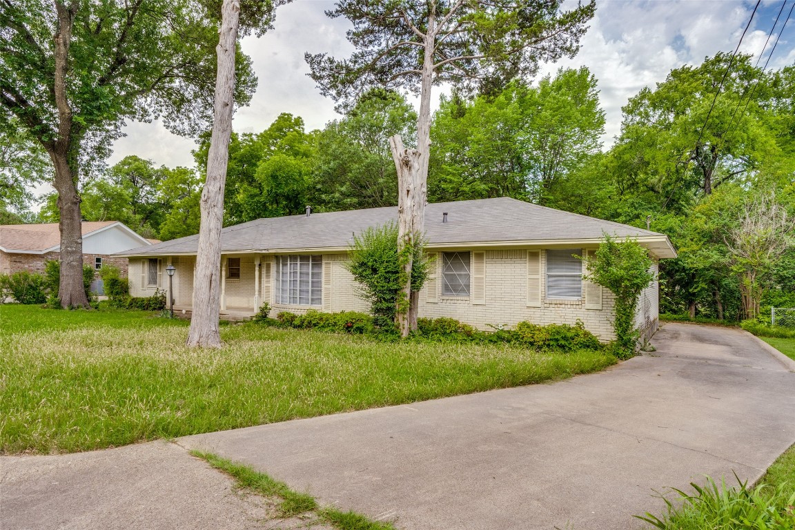 307 Pecan Drive Desoto TX 75115