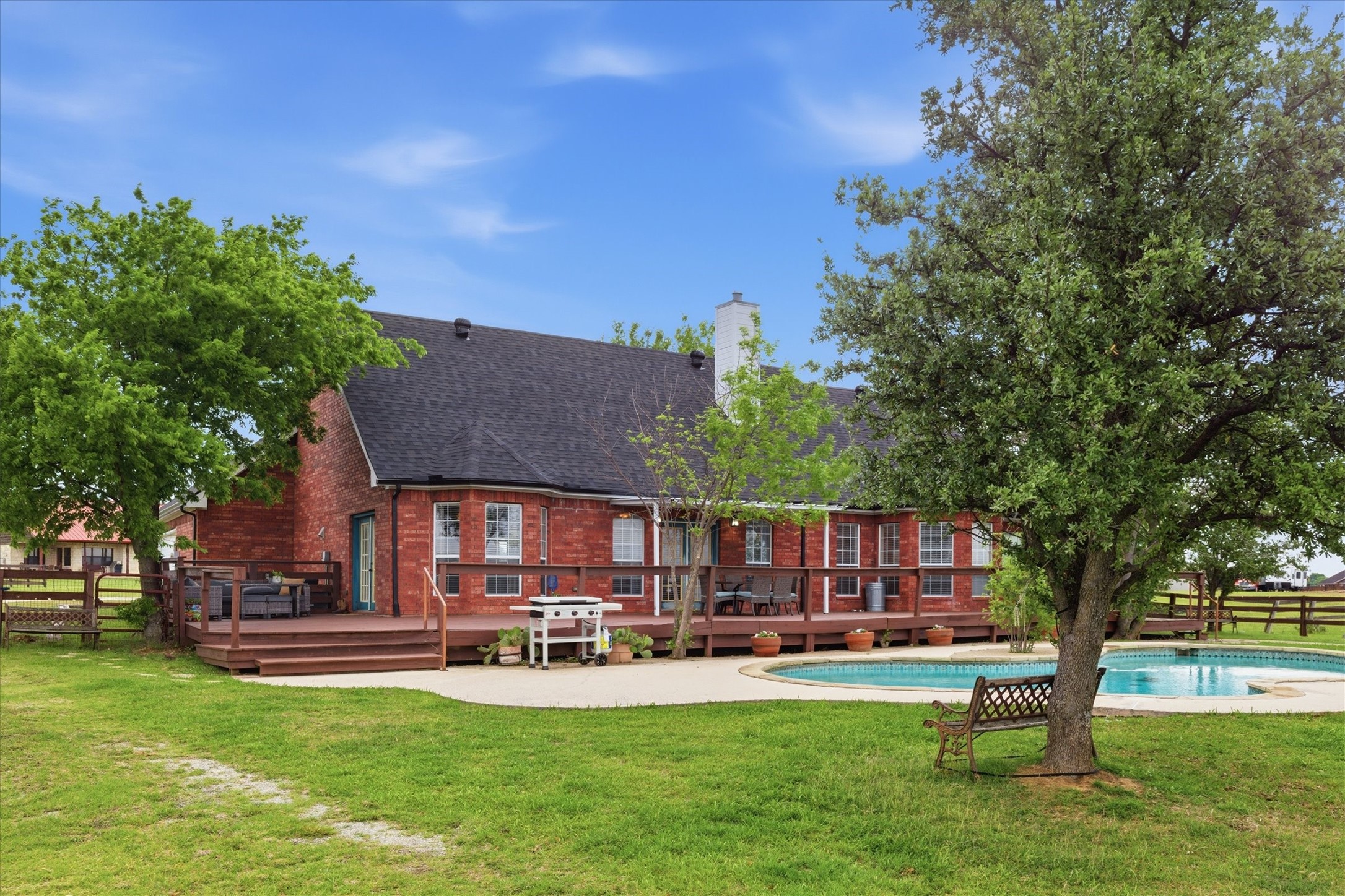 1690 Lawlis Lane Sanger TX 76266