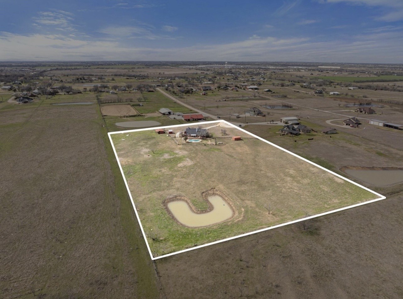 1690 Lawlis Lane Sanger TX 76266