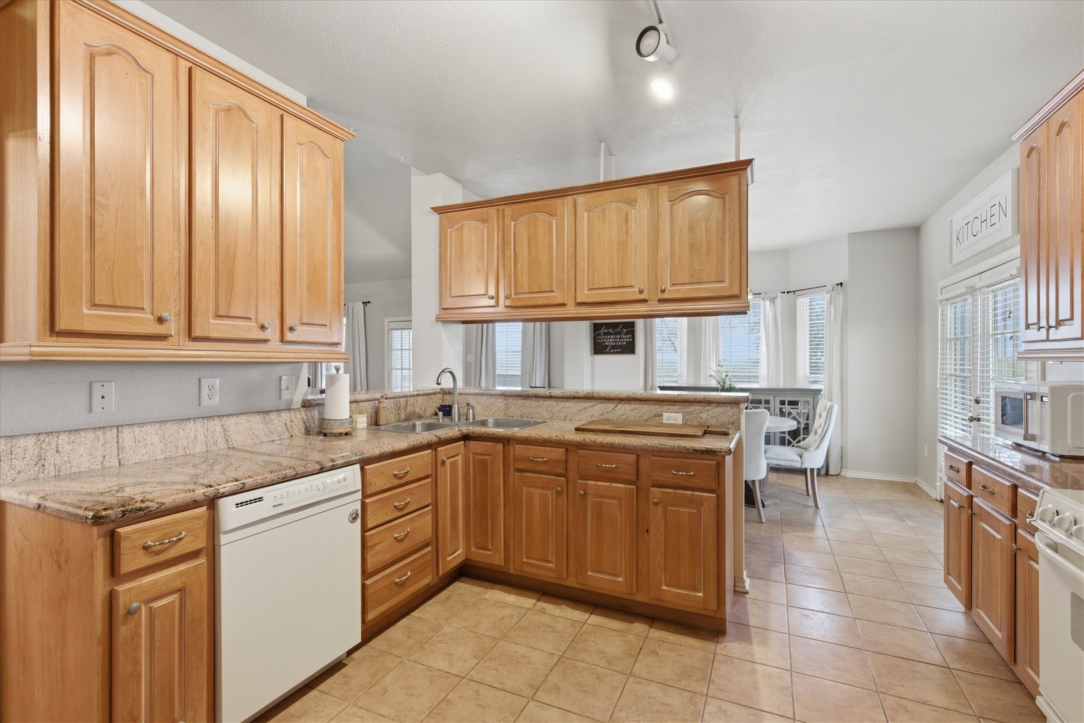 1690 Lawlis Lane Sanger TX 76266