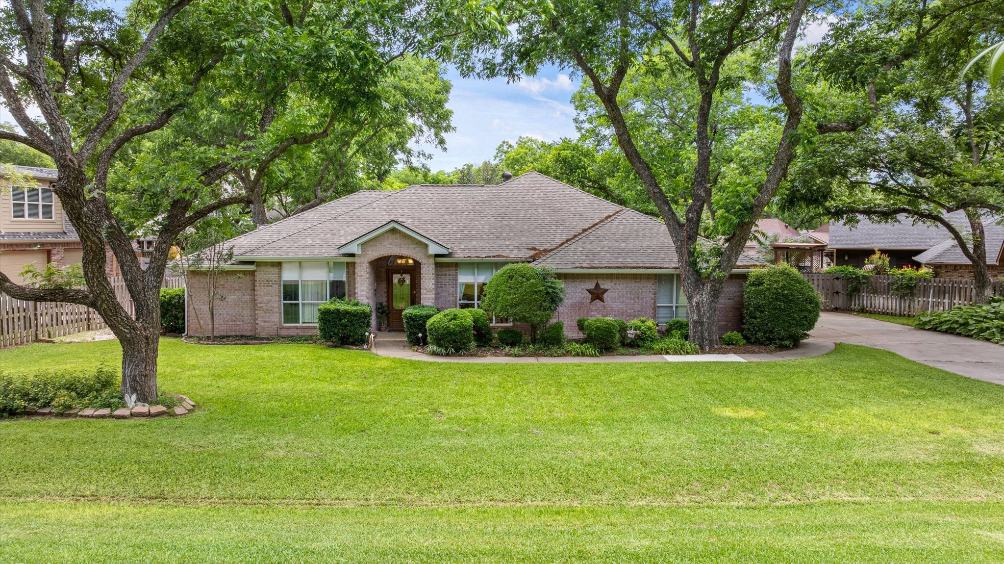 8912 Green Leaves Drive Granbury TX 76049