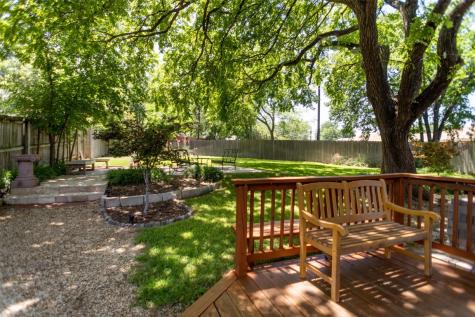 2377 Rockyglen Drive Dallas TX 75228