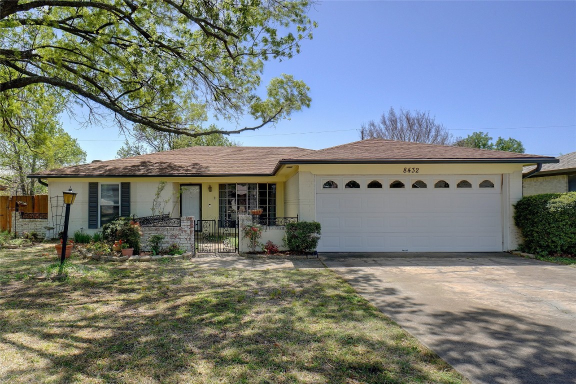 8432 Glenann Drive North Richland Hills TX 76182
