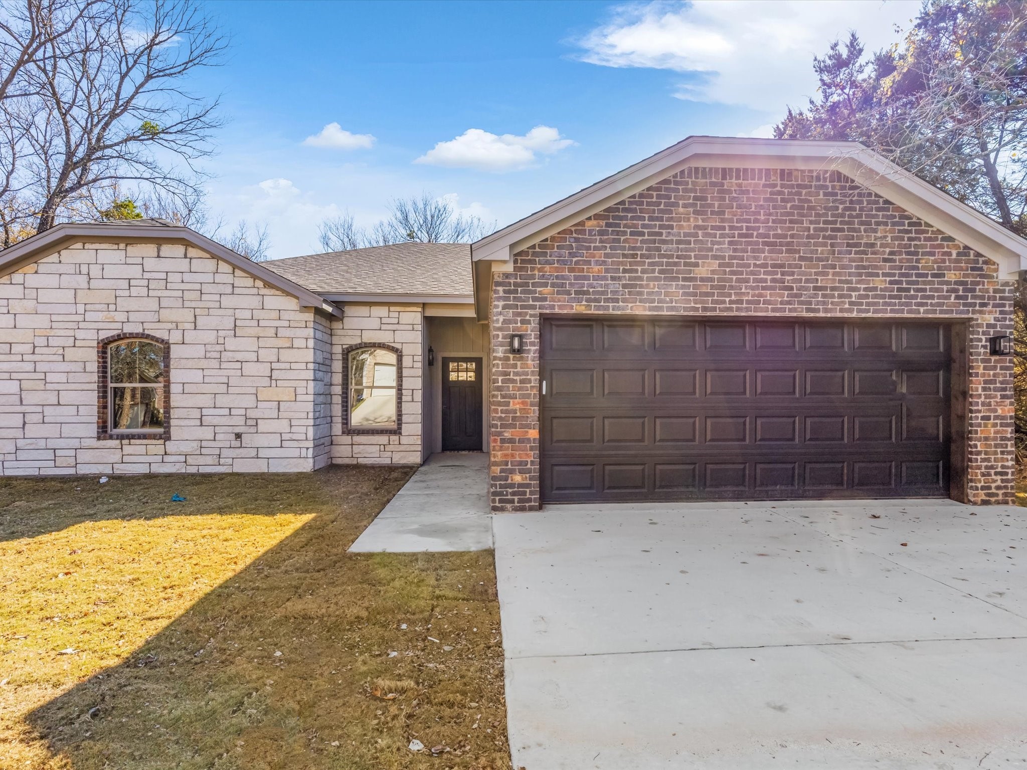 2207 Forest Hill Lane Granbury TX 76048