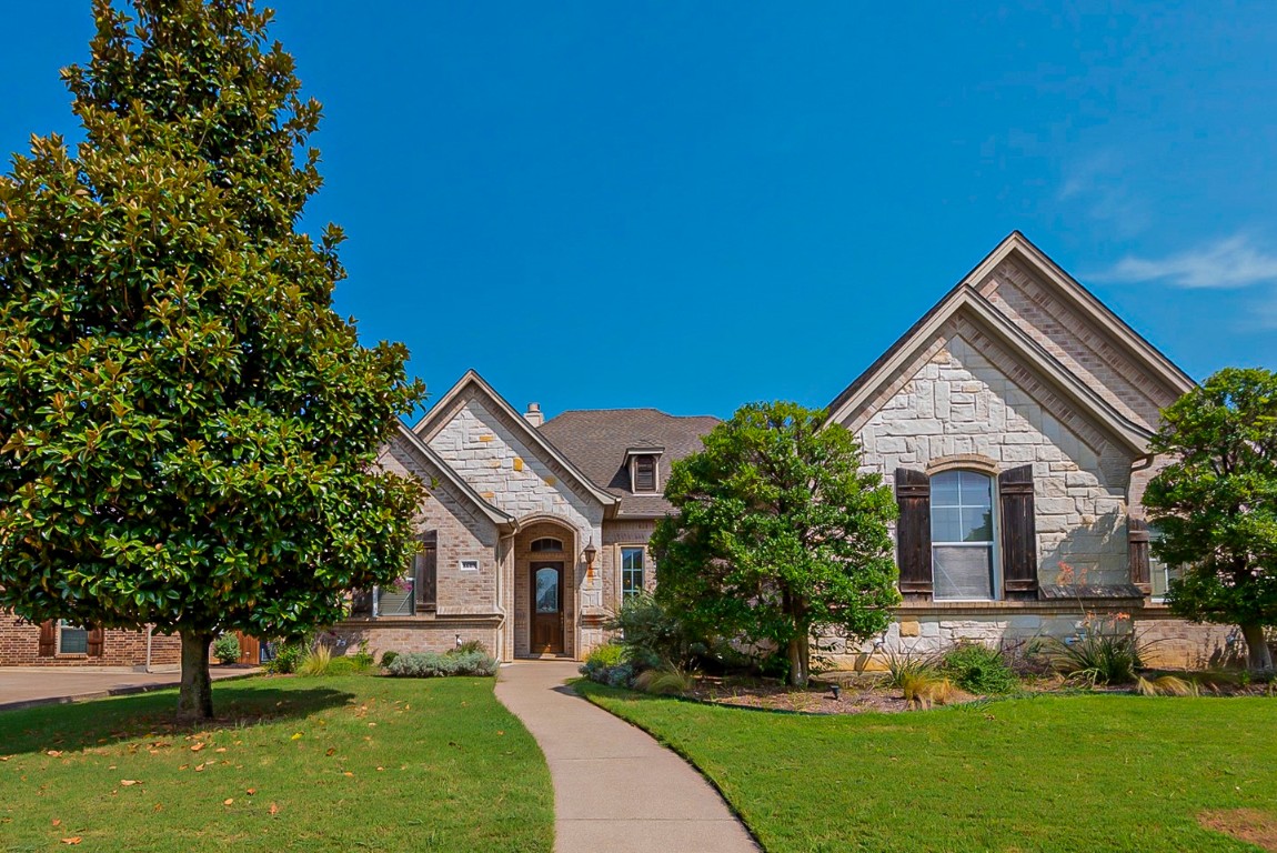 8609 Glenbrook Drive North Richland Hills TX 76182