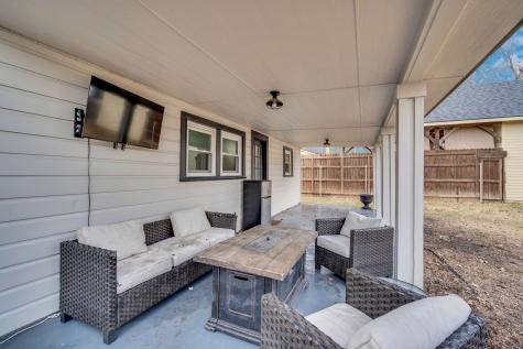 111 Mckenzie Street Waxahachie TX 75165