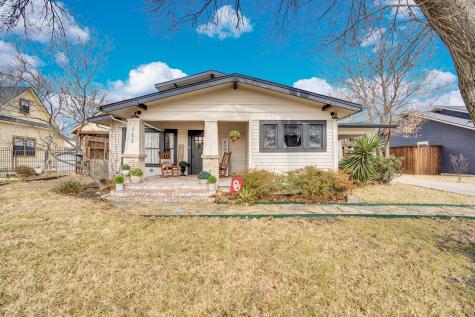 111 Mckenzie Street Waxahachie TX 75165