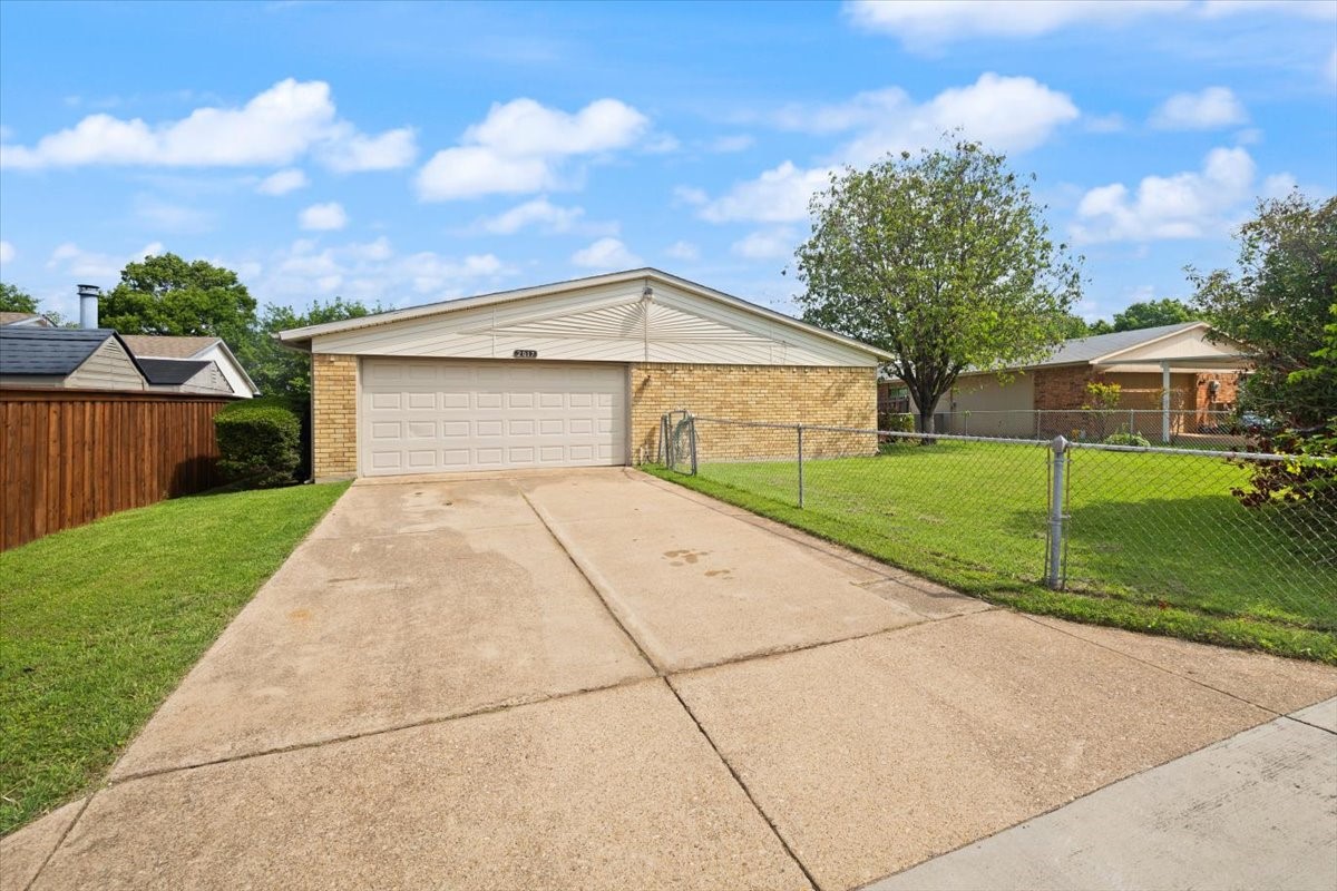 2017 Montana Trail Grand Prairie TX 75052