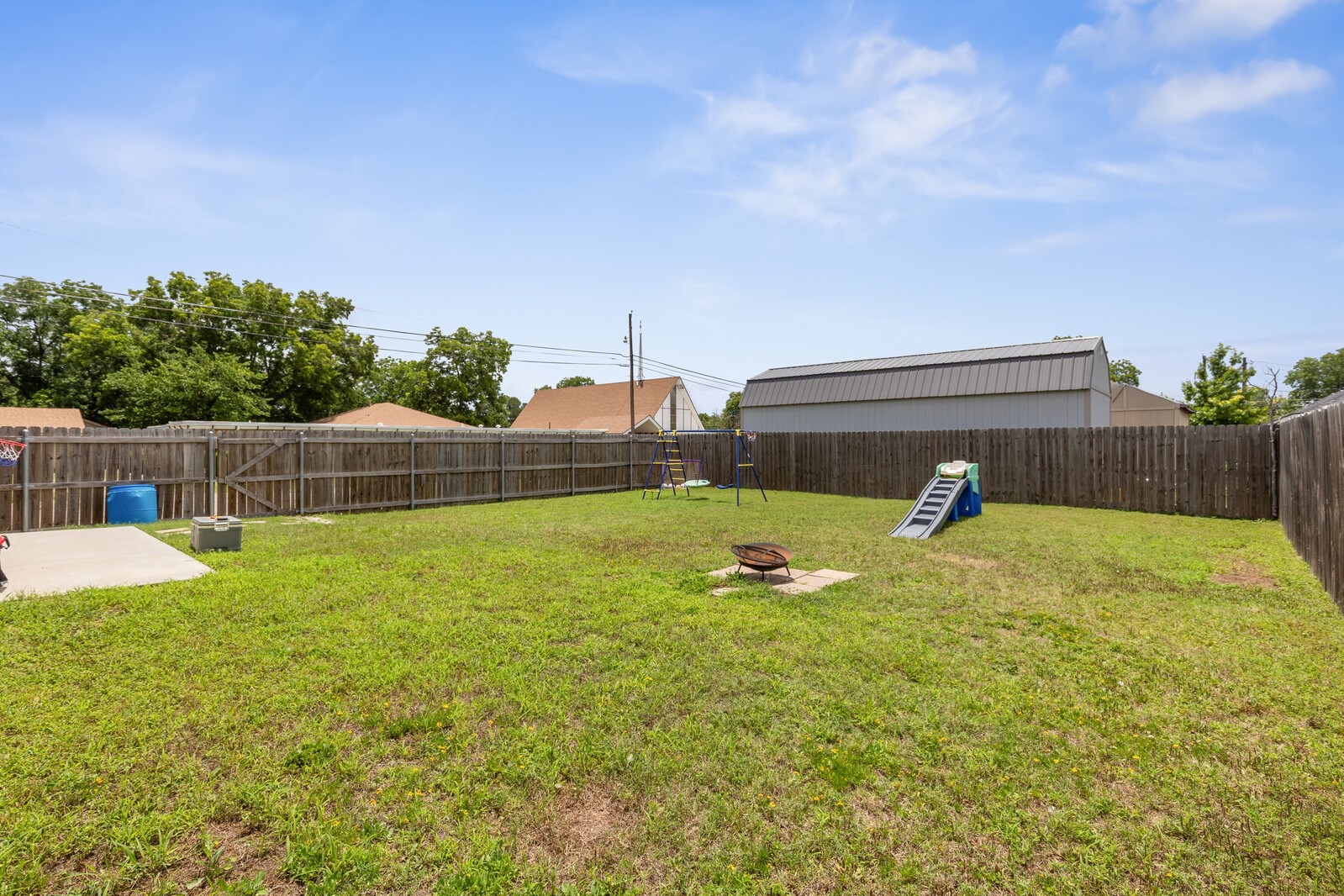 300 N Bermuda Street Lacy Lakeview TX 76705
