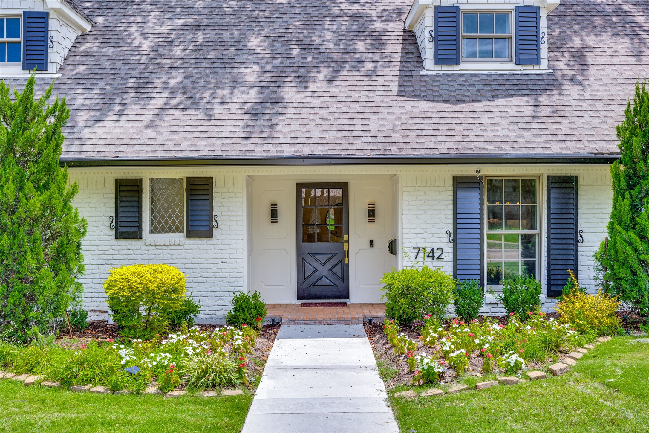 7142 Lakehurst Avenue Dallas TX 75230