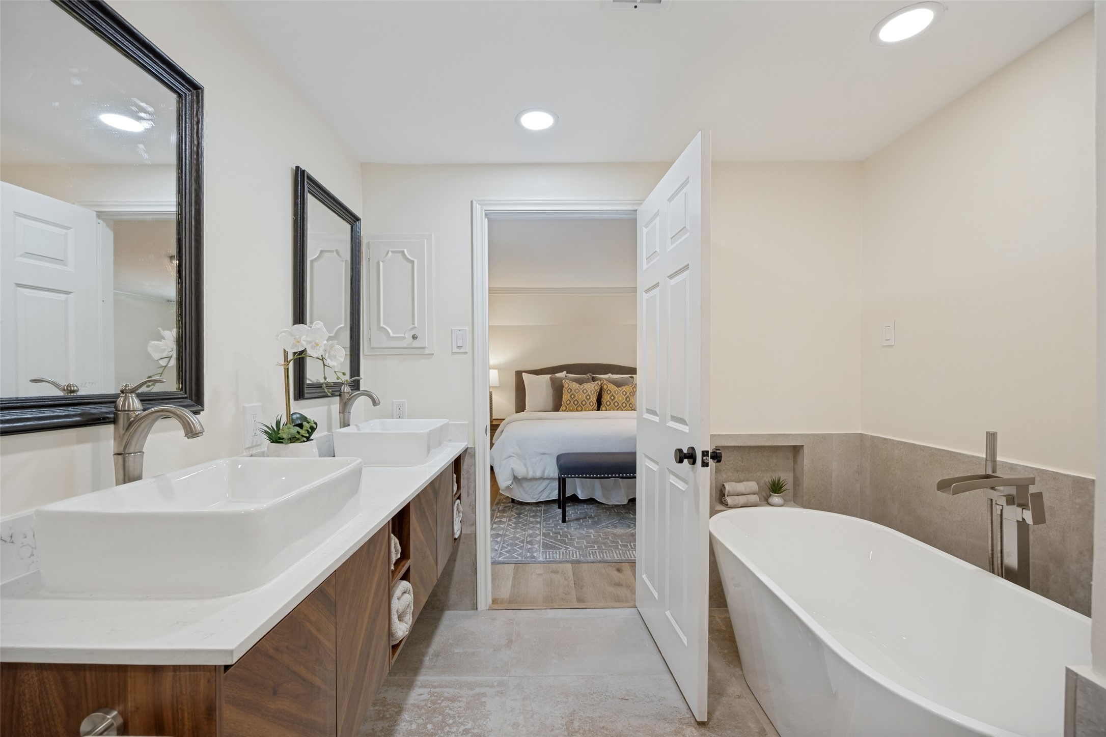 7142 Lakehurst Avenue Dallas TX 75230