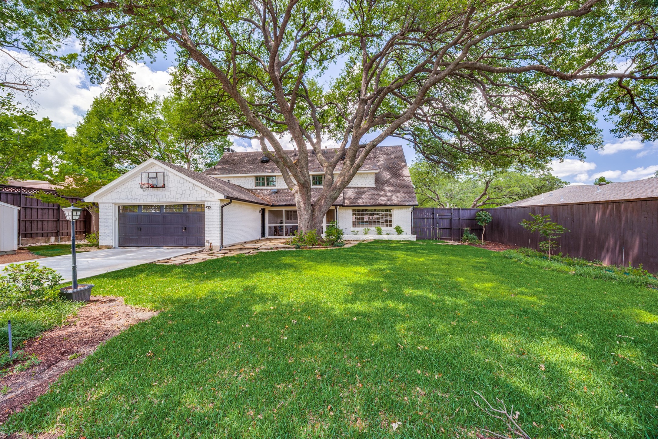 7142 Lakehurst Avenue Dallas TX 75230