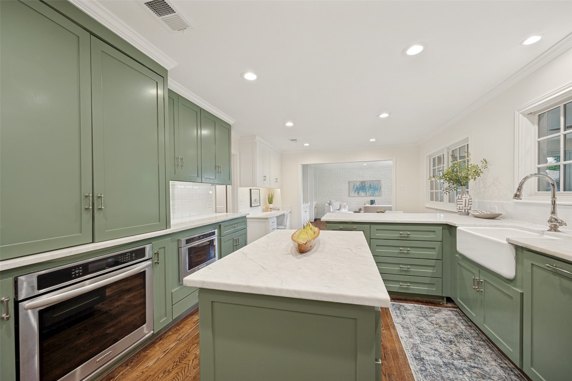 7142 Lakehurst Avenue Dallas TX 75230