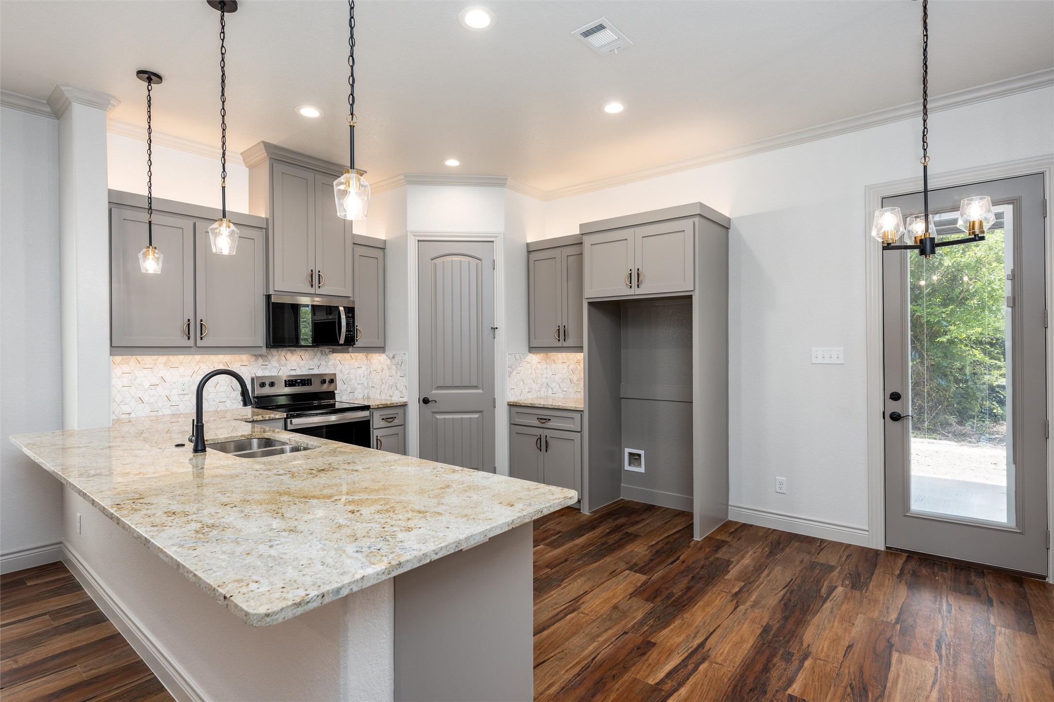 595 Kontiki Drive Tool TX 75143