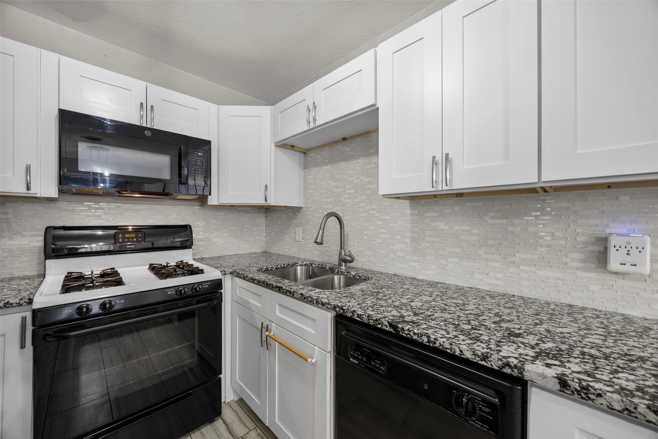 3829 Byers Avenue Fort Worth TX 76107