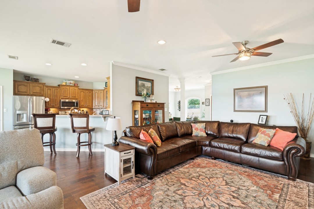 305 Rs County Road 3390 Emory TX 75440