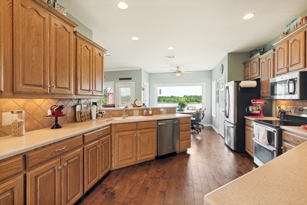 305 Rs County Road 3390 Emory TX 75440