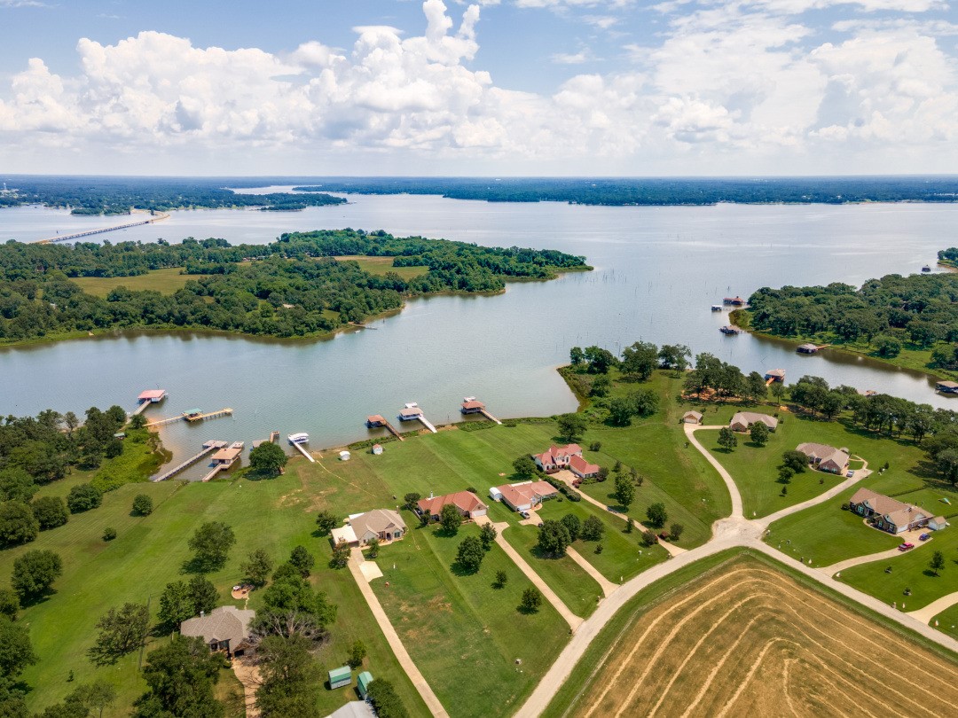 305 Rs County Road 3390 Emory TX 75440