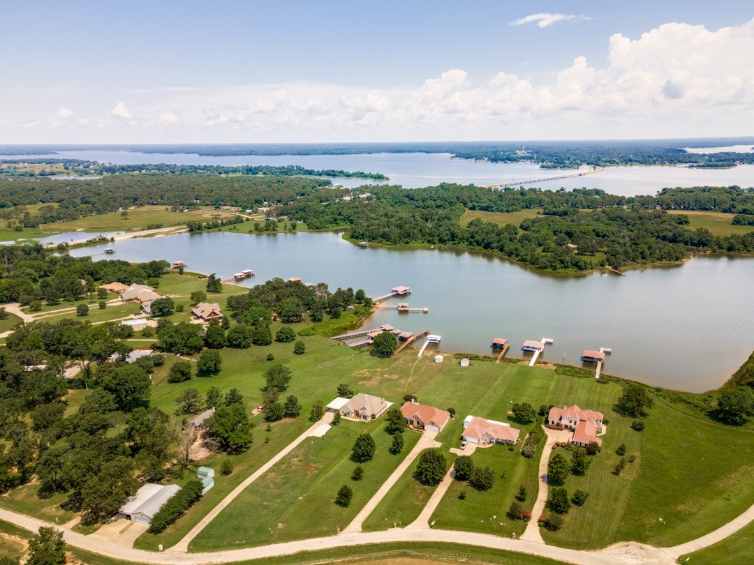 305 Rs County Road 3390 Emory TX 75440