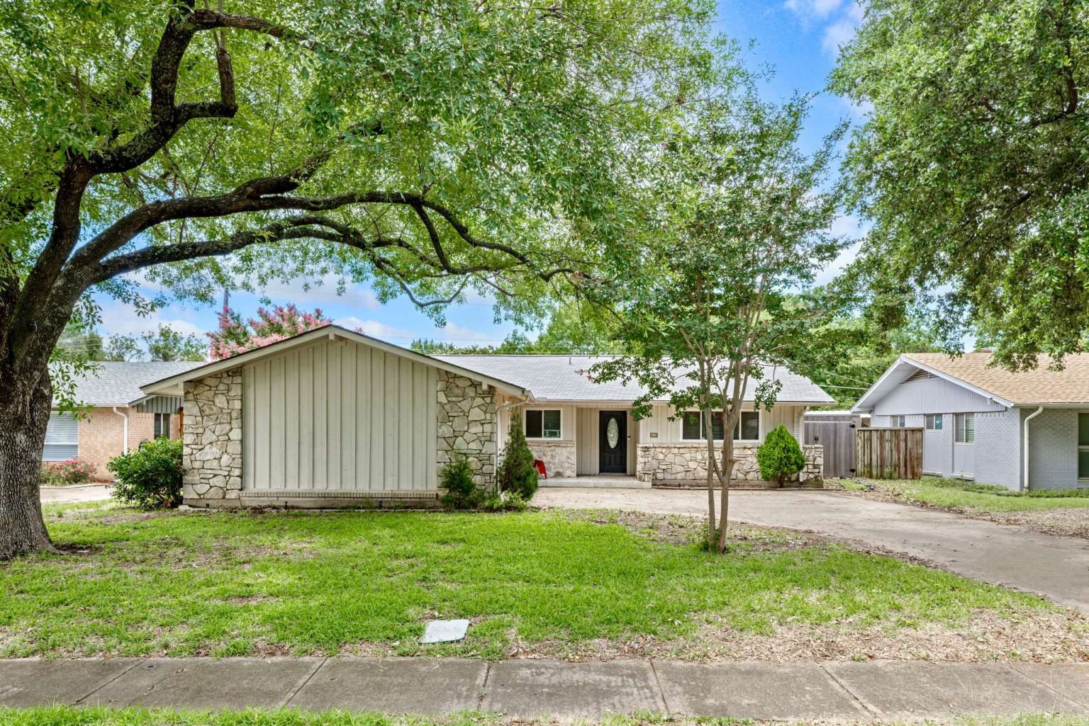 8138 Greenhollow Lane Dallas TX 75240