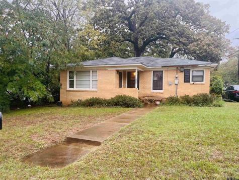 1328 Woodley Street Tyler TX 75701