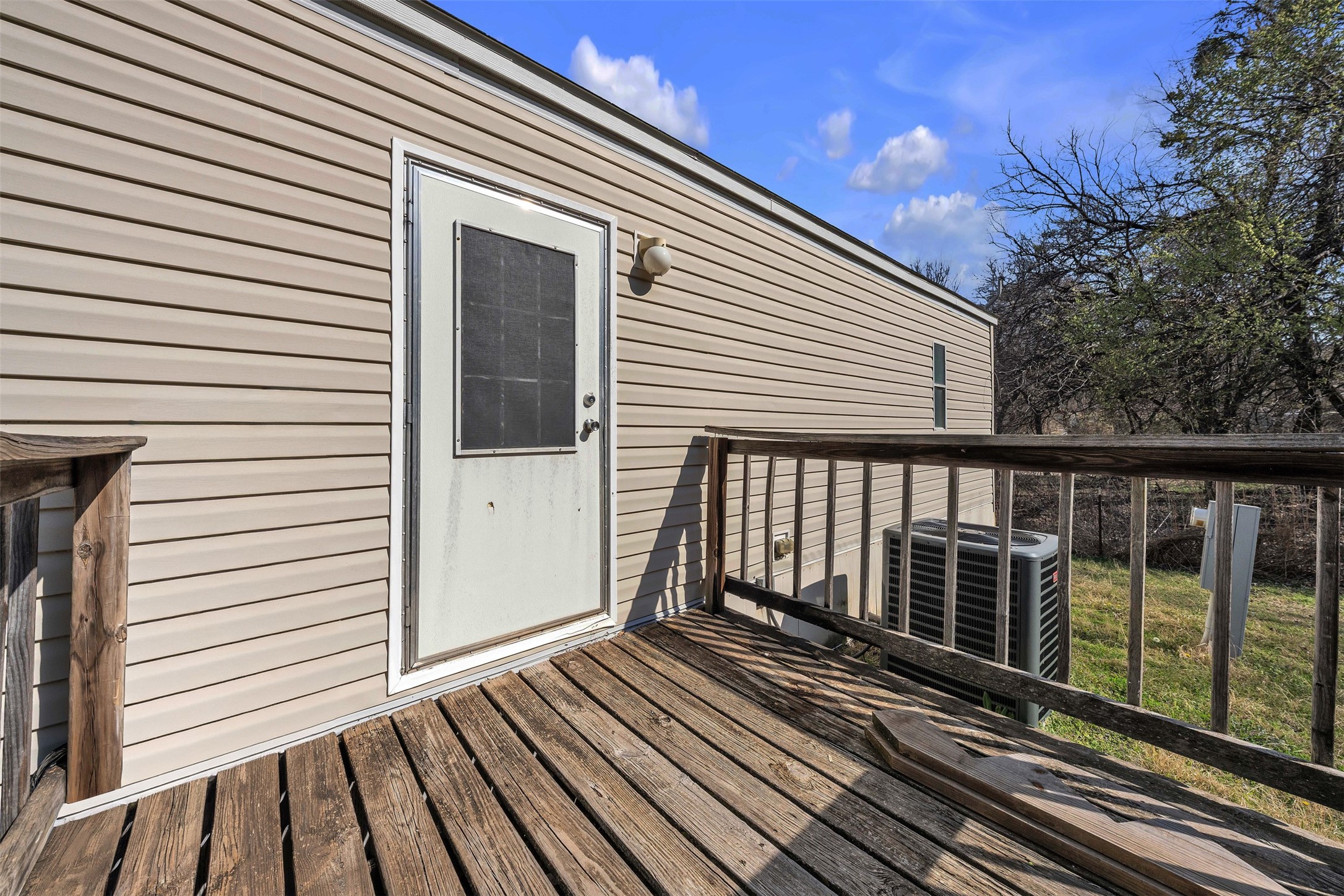 220 Country Side Court Springtown TX 76082