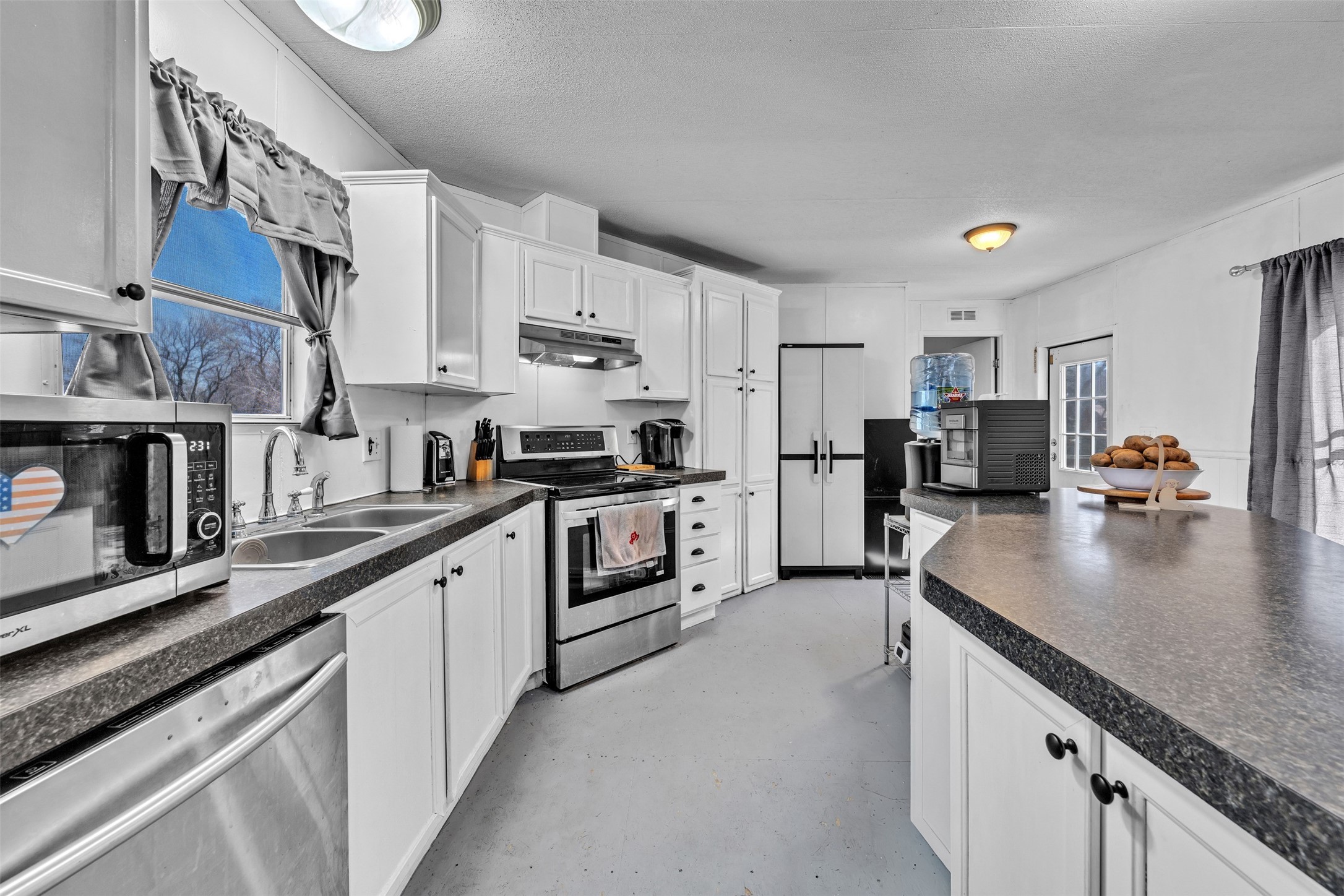 220 Country Side Court Springtown TX 76082
