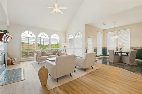 1119 Shallow Bend Drive Desoto TX 75115