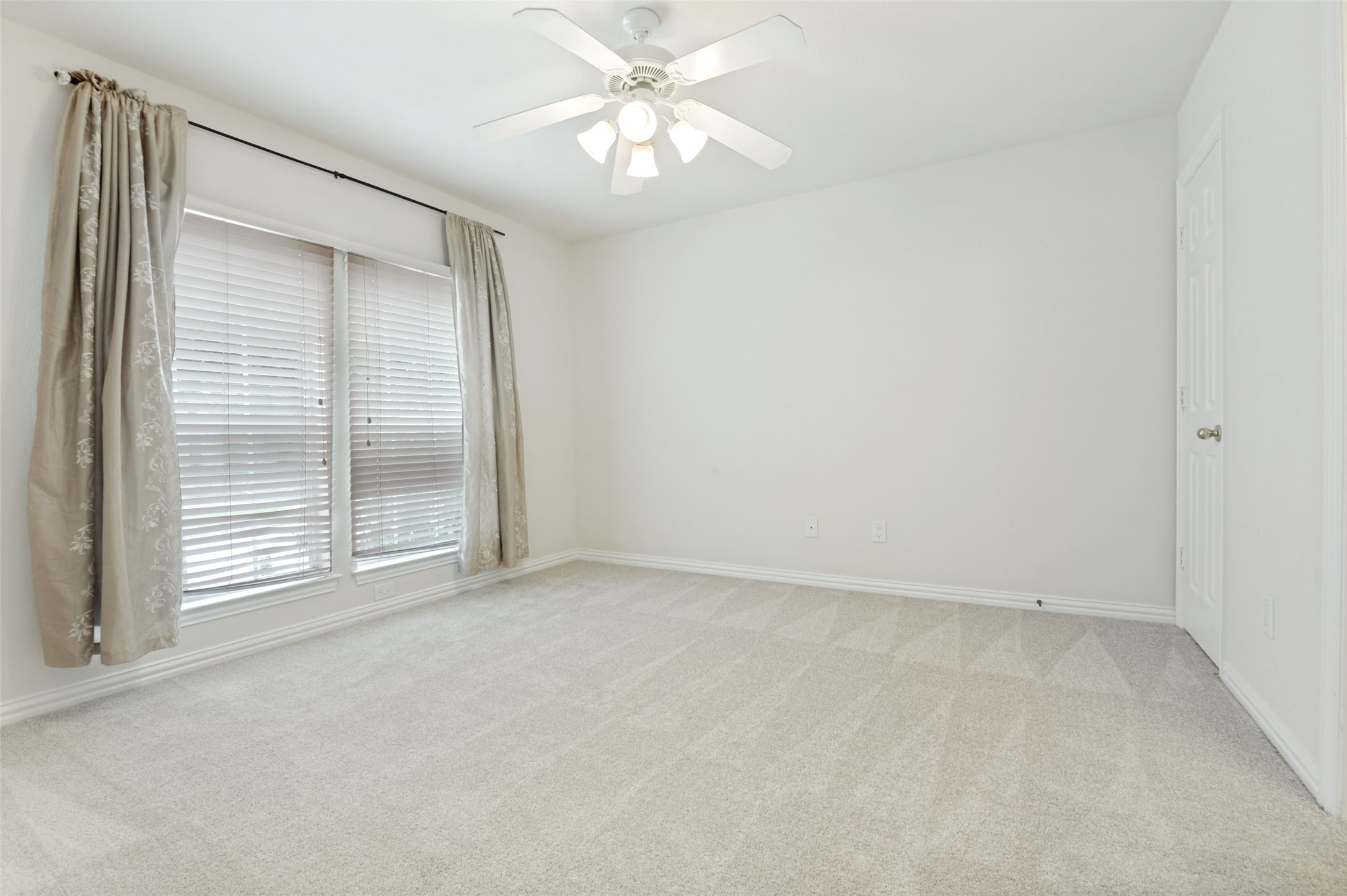 1119 Shallow Bend Drive Desoto TX 75115