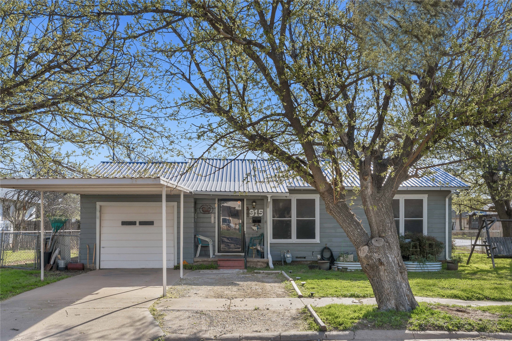 915 S Neches Street Coleman TX 76834