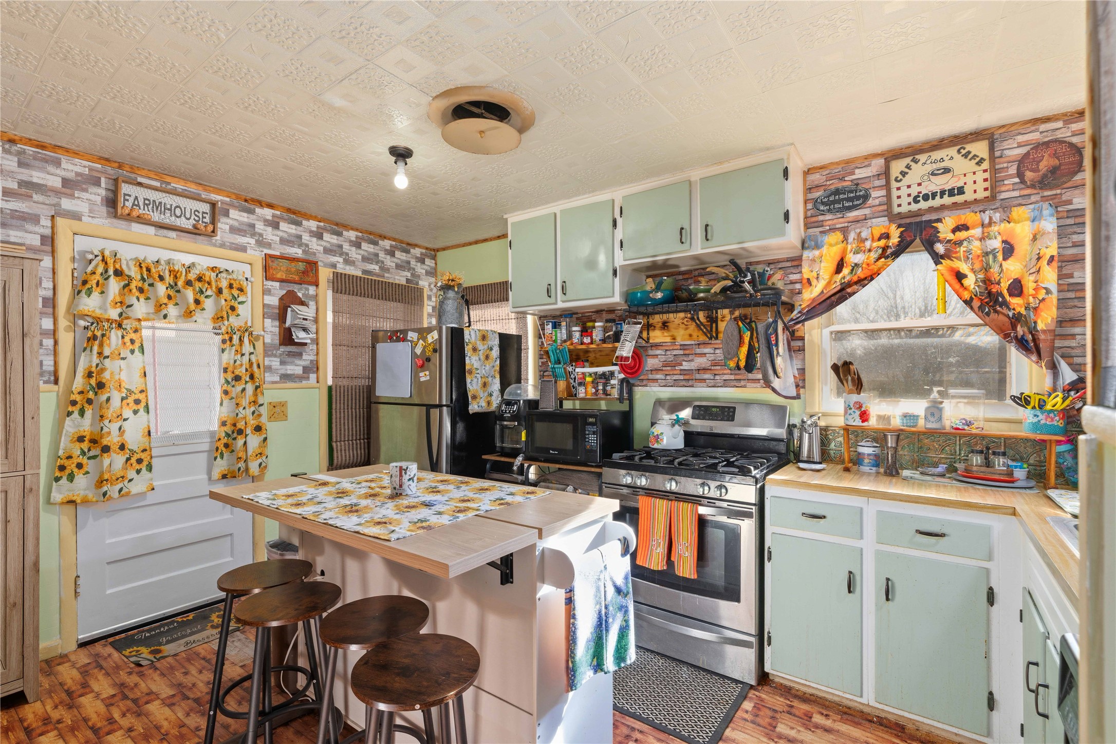 915 S Neches Street Coleman TX 76834