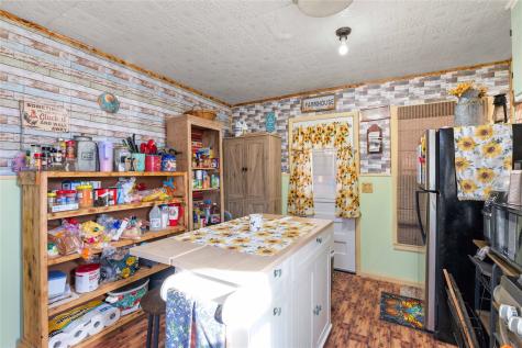915 S Neches Street Coleman TX 76834