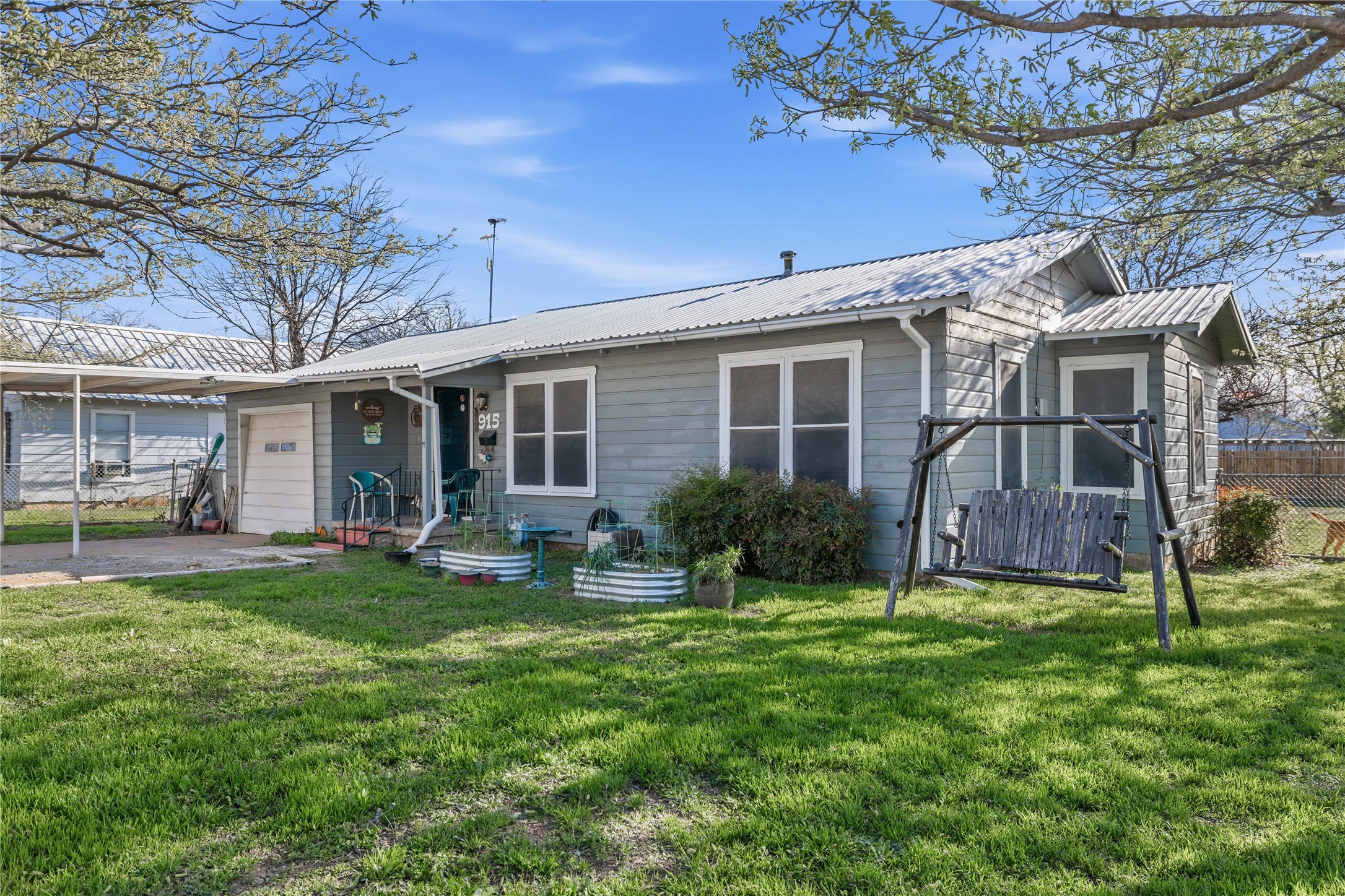 915 S Neches Street Coleman TX 76834