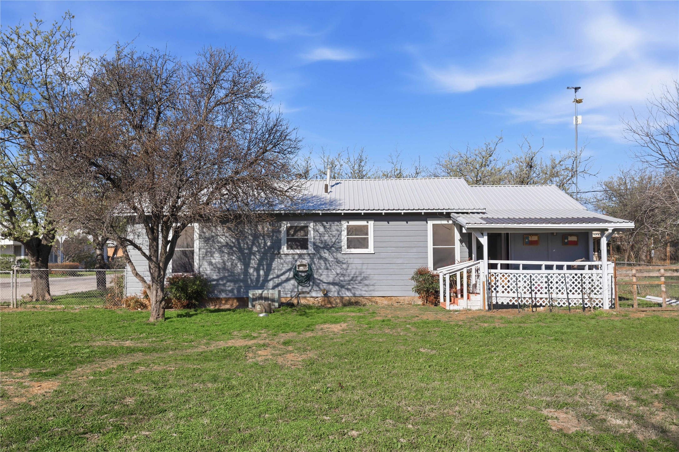 915 S Neches Street Coleman TX 76834