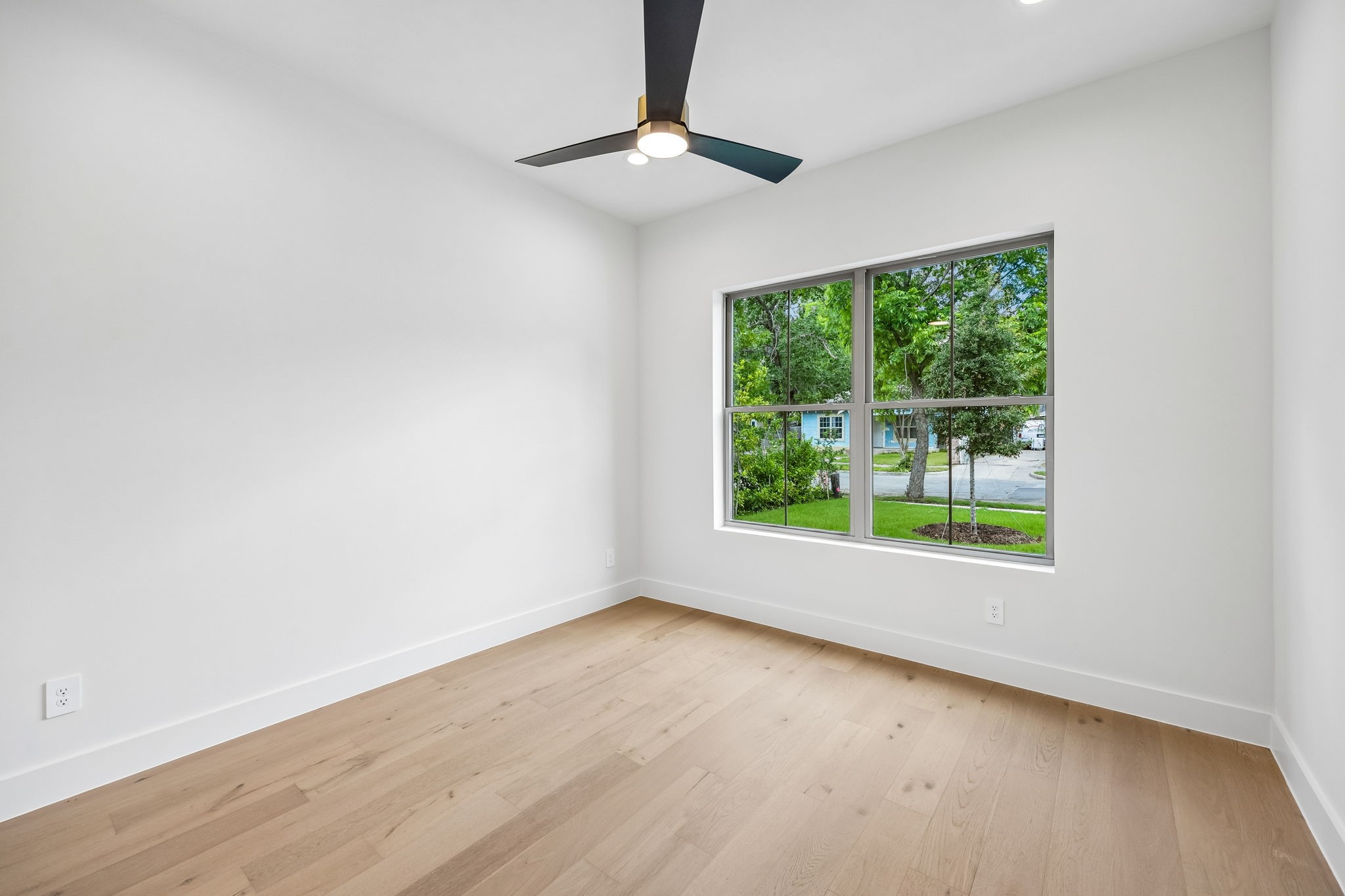 419 Cameron Avenue Dallas TX 75223