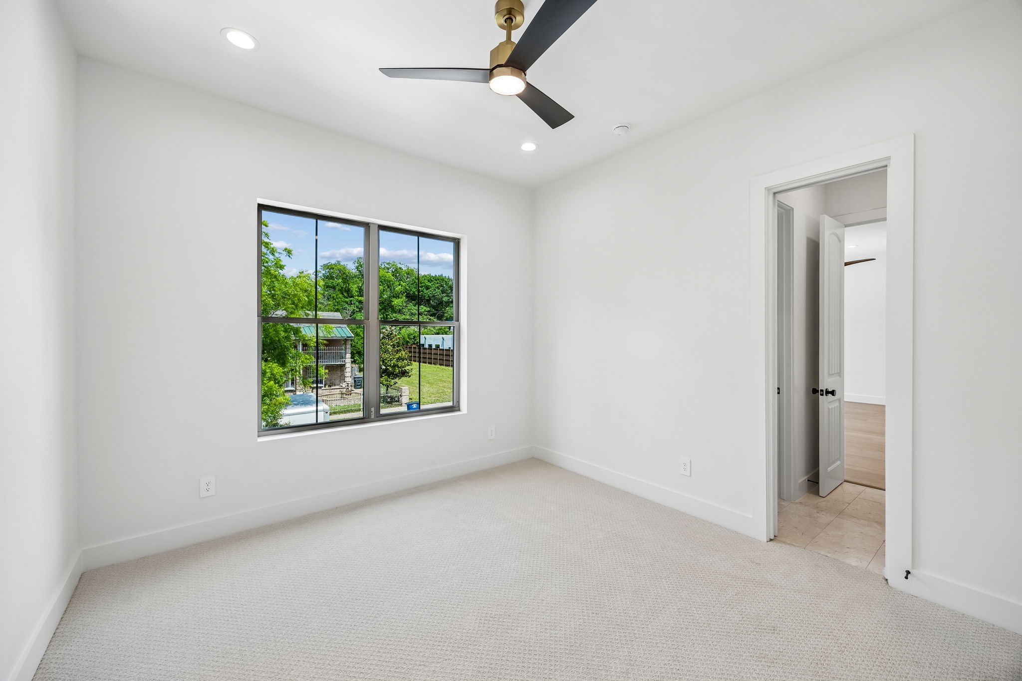 419 Cameron Avenue Dallas TX 75223