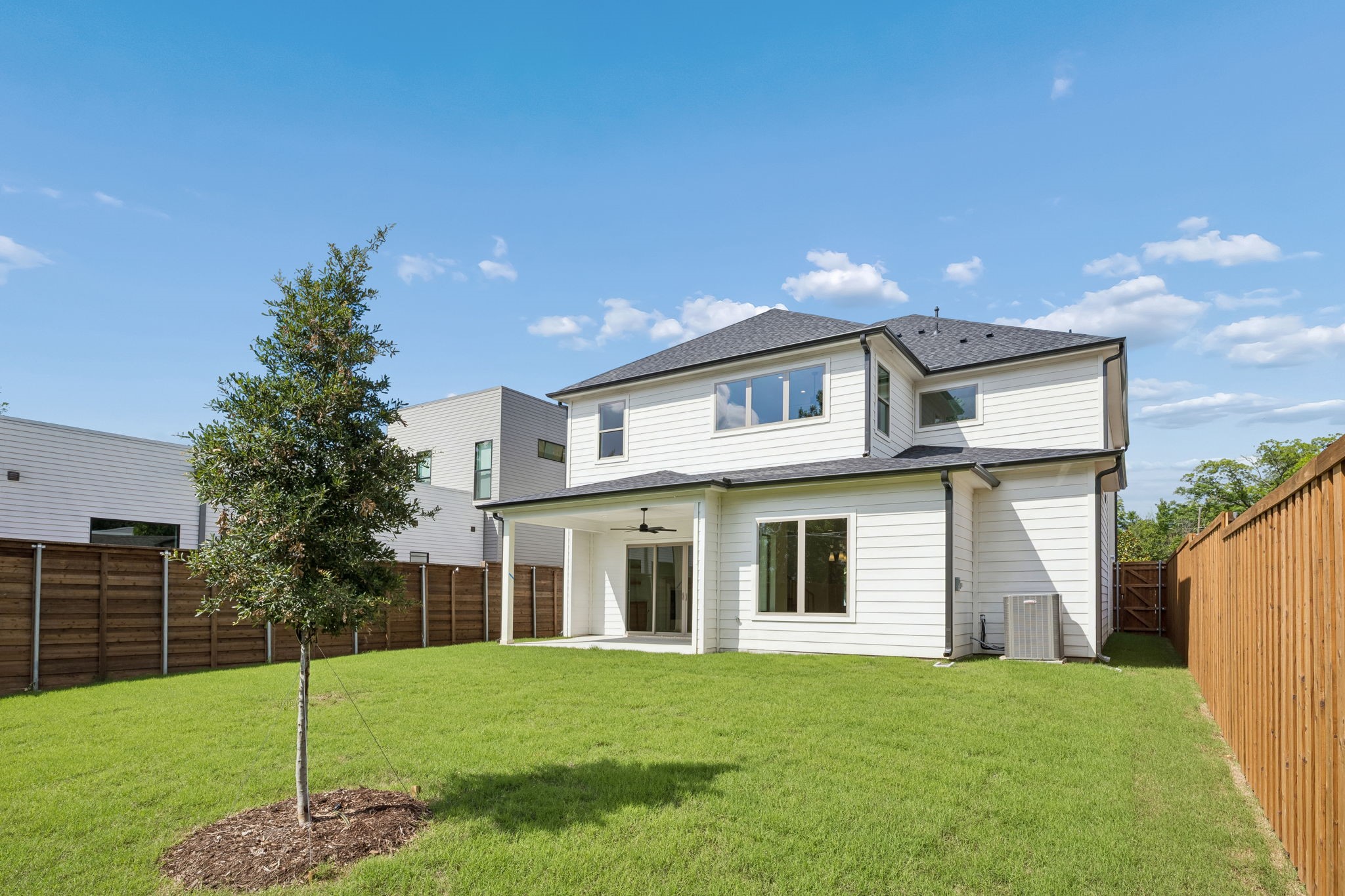 419 Cameron Avenue Dallas TX 75223