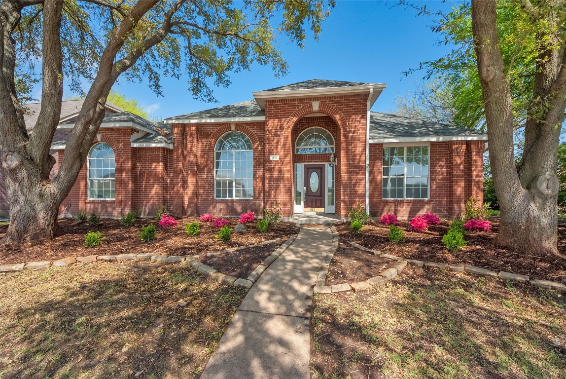 2502 Crosslands Drive Garland TX 75040
