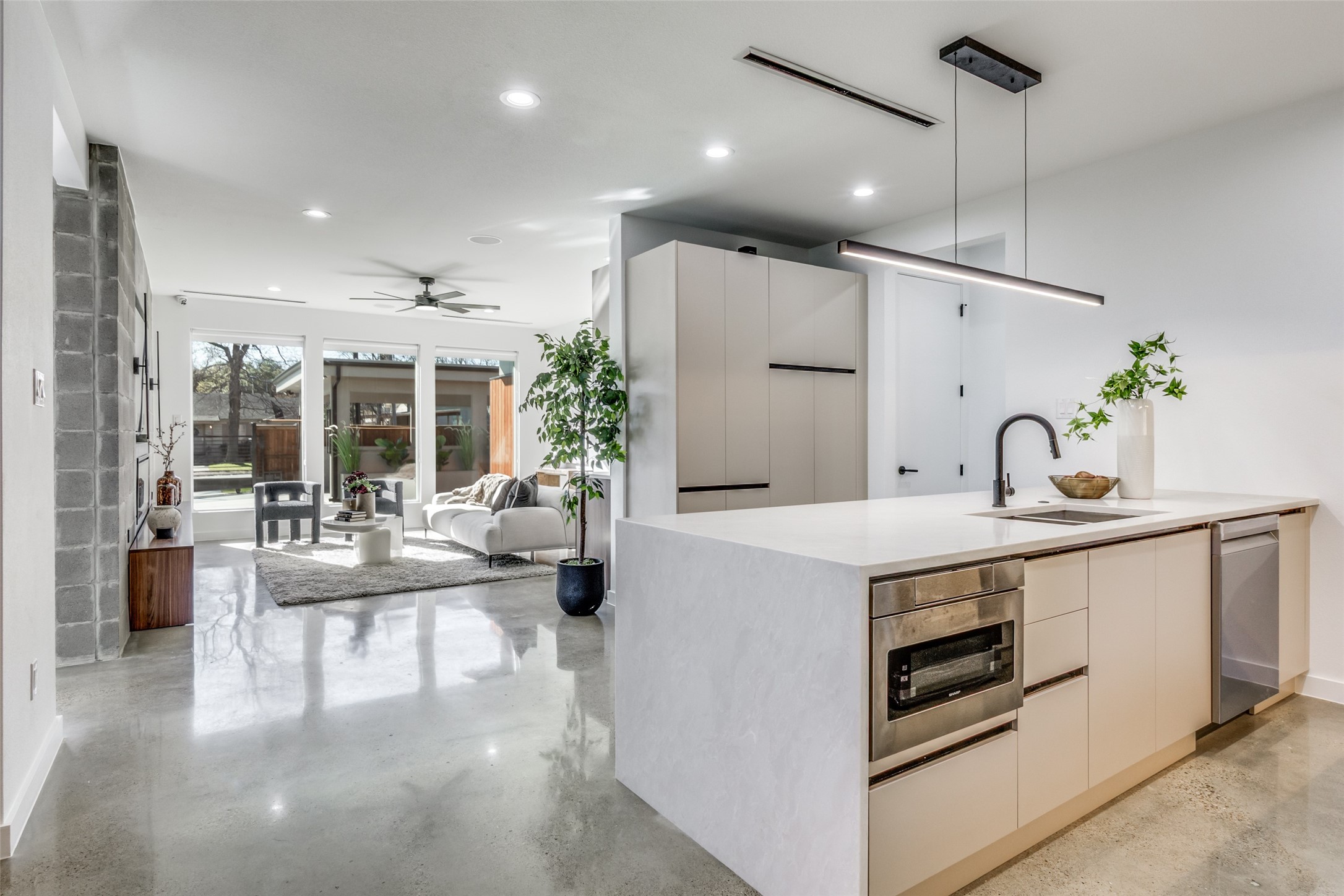 1439 E Louisiana Avenue Dallas TX 75216