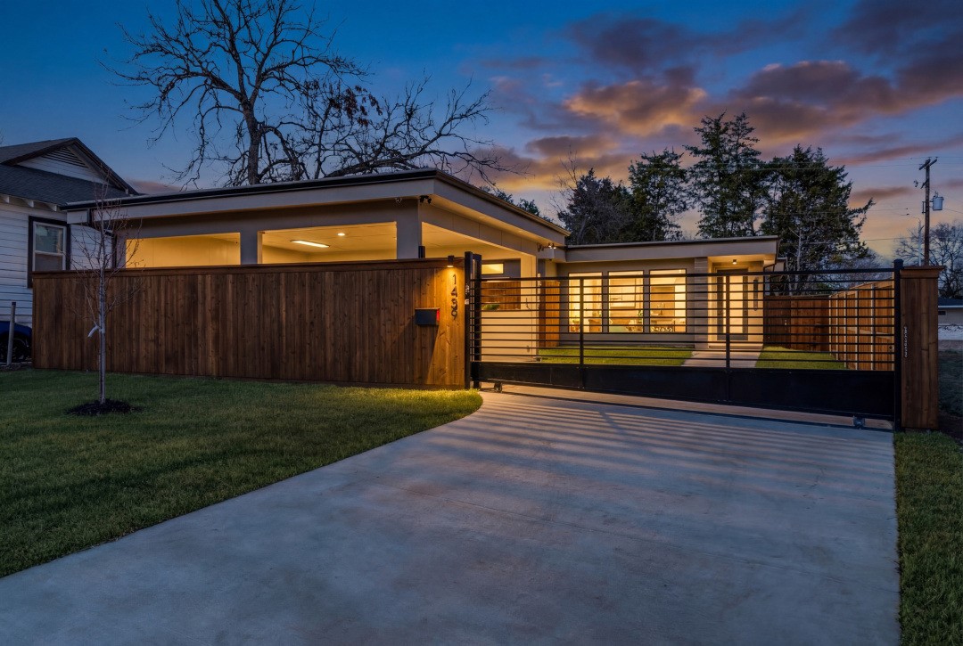 1439 E Louisiana Avenue Dallas TX 75216
