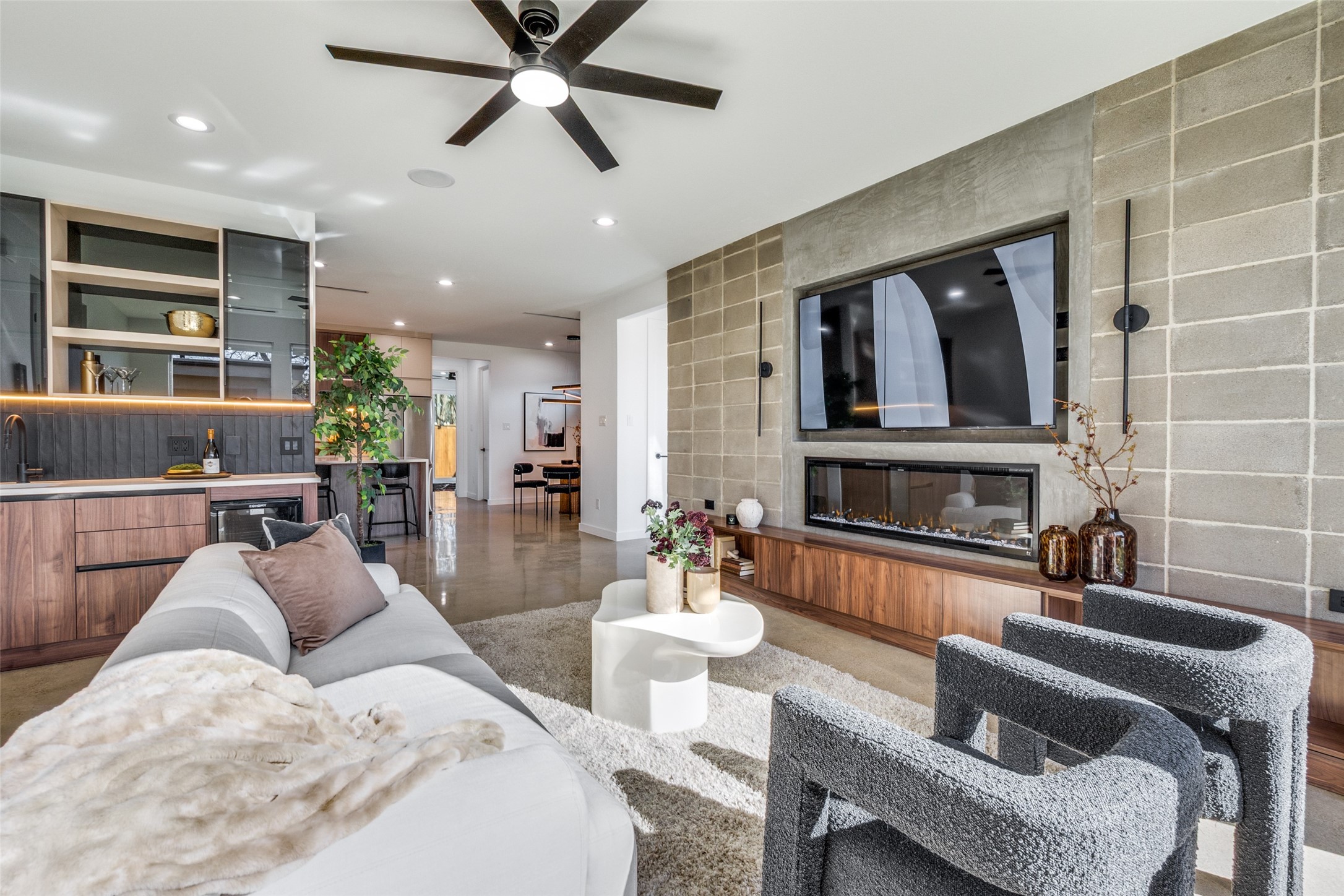1439 E Louisiana Avenue Dallas TX 75216