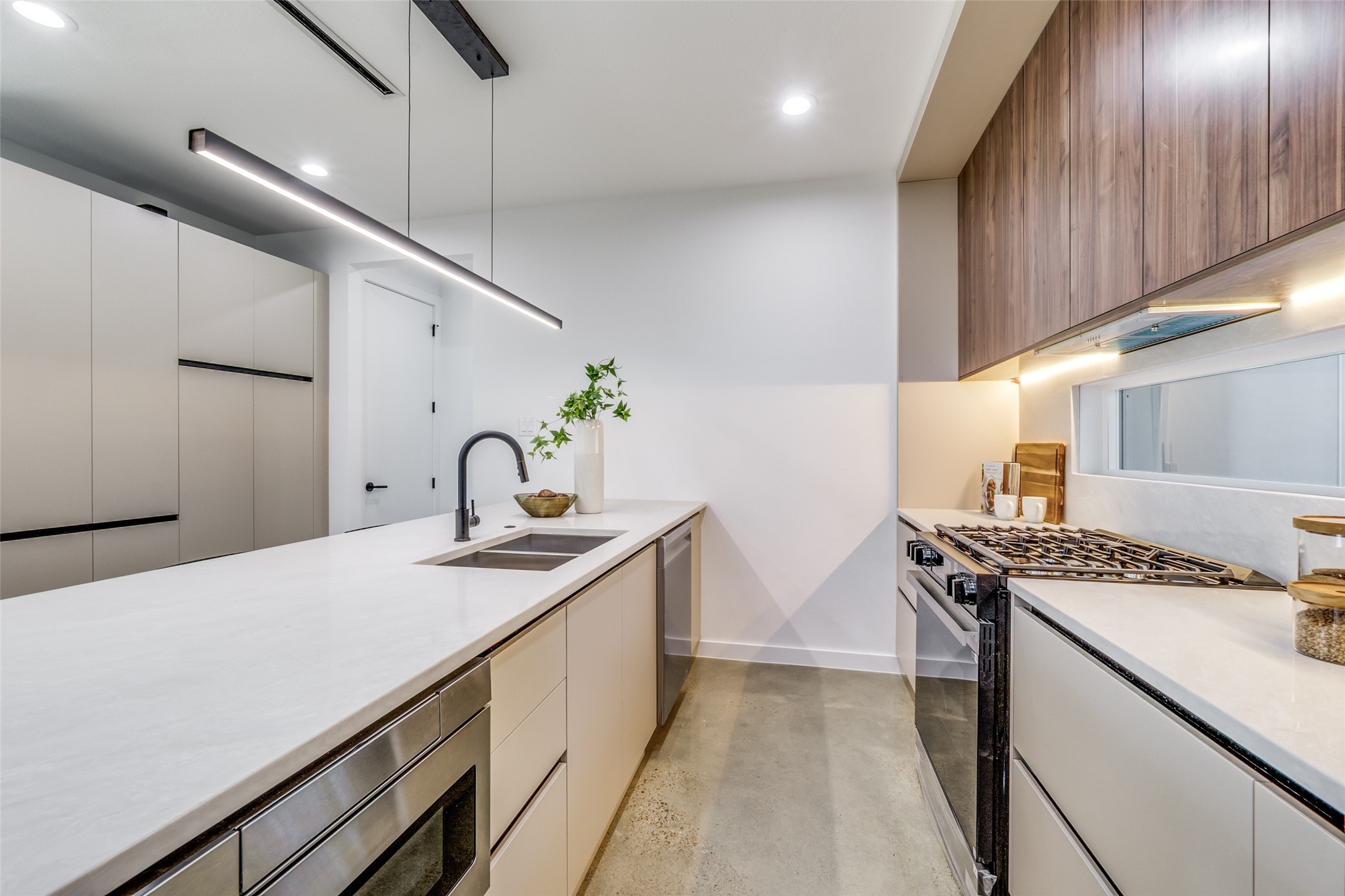 1439 E Louisiana Avenue Dallas TX 75216
