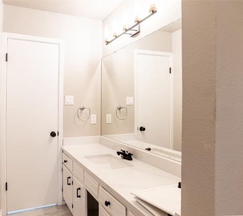 12 Brookhollow Circle Gainesville TX 76240
