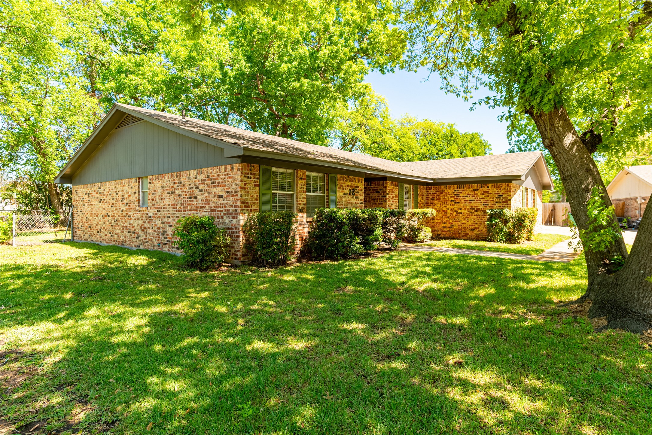 12 Brookhollow Circle Gainesville TX 76240