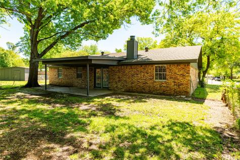 12 Brookhollow Circle Gainesville TX 76240