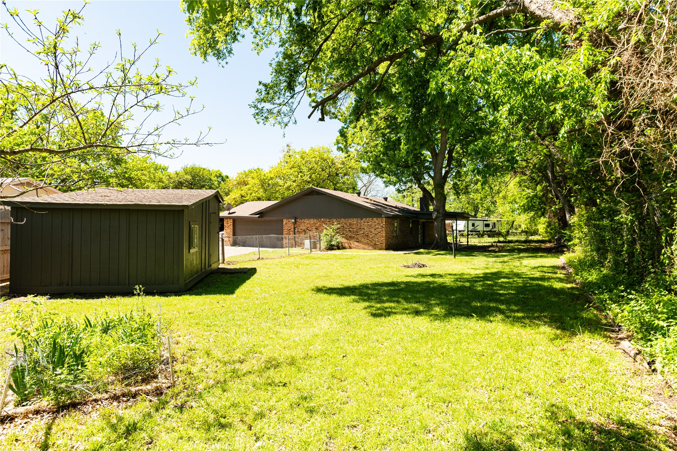 12 Brookhollow Circle Gainesville TX 76240