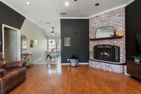 304 W Windsor Drive Denton TX 76207