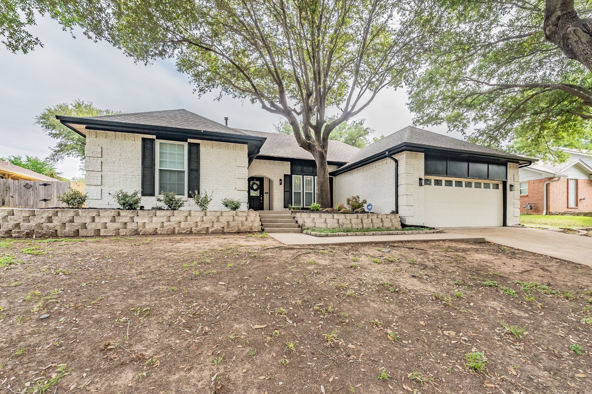 706 Hinsdale Drive Arlington TX 76006