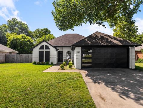 823 Irene Street Burleson TX 76028